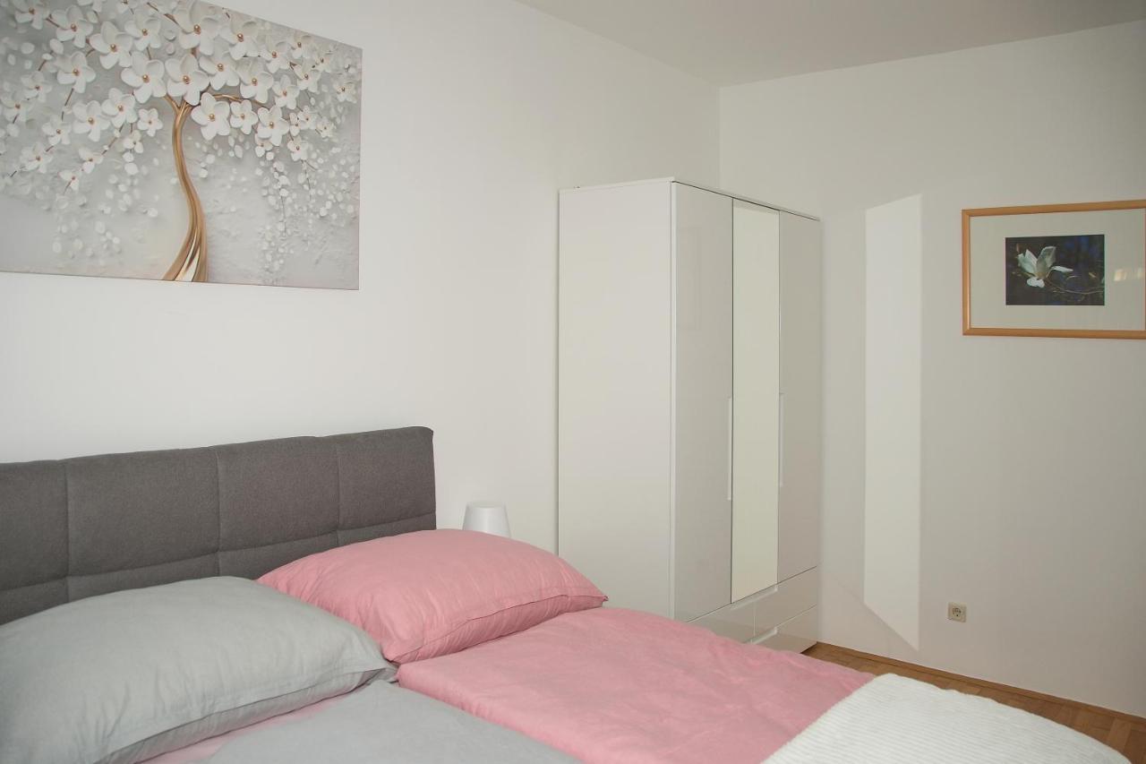 Blue Lotus Apartment Vienna Exterior photo